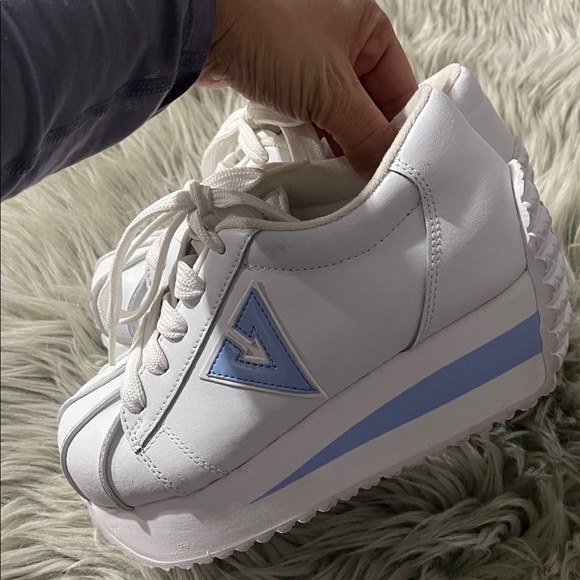 Vintage Volatile White and Light Blue Platform Sneakers - Picture 4 of 6